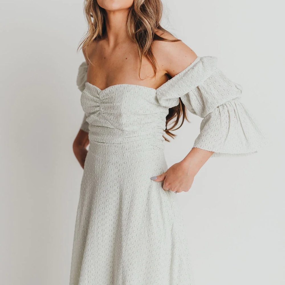 Listicle Off-Shoulder Puff Sleeve Midi Dress in Pale Sage